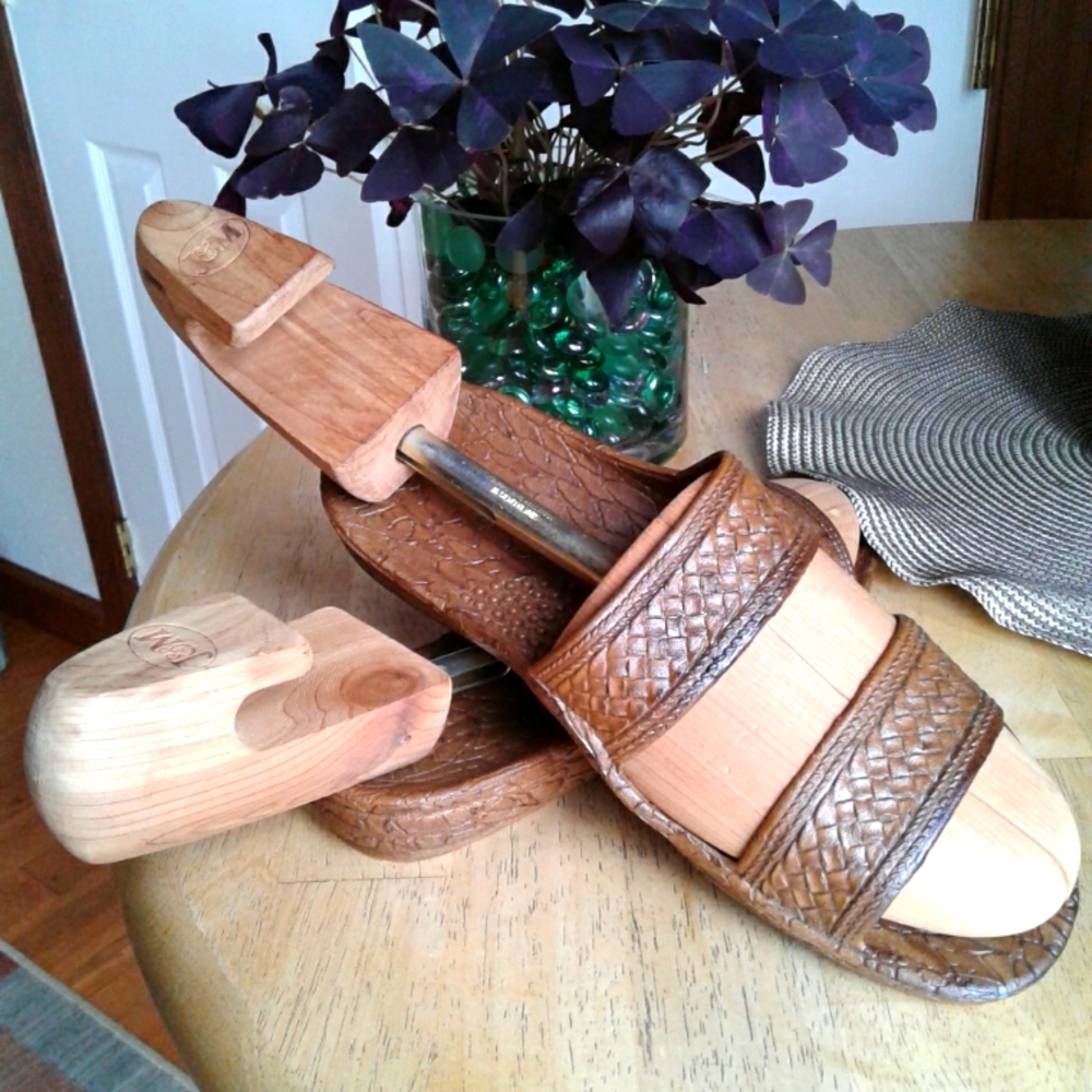 COPA Women's brown slip on